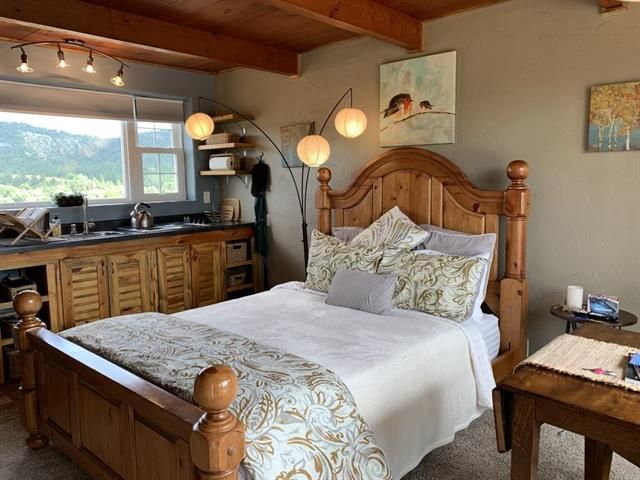 549 Cold Brook Ave, Hot Springs, SD 57747